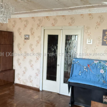 Продам квартиру, Власенко ул. , 9 , 3  ком., 70.50 м², советский ремонт 