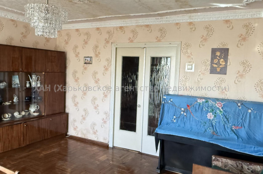 Продам квартиру, Власенко ул. , 9 , 3  ком., 70.50 м², советский ремонт 