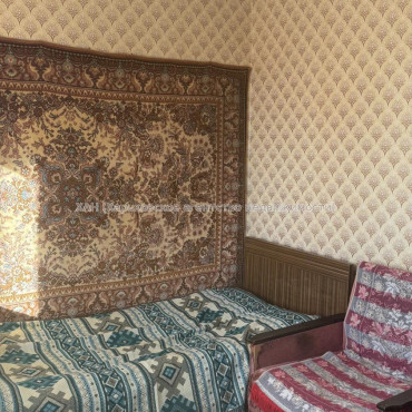 Продам квартиру, Власенко ул. , 9 , 3  ком., 70.50 м², советский ремонт 