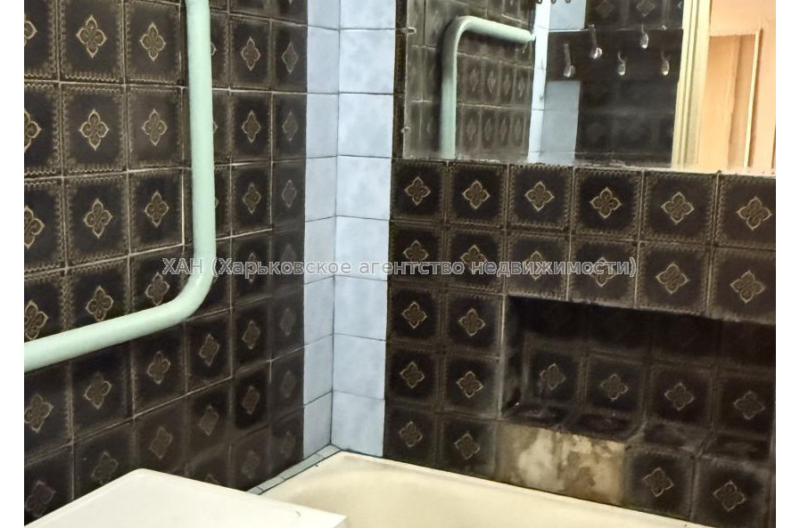 Продам квартиру, Власенко ул. , 9 , 3  ком., 70.50 м², советский ремонт 