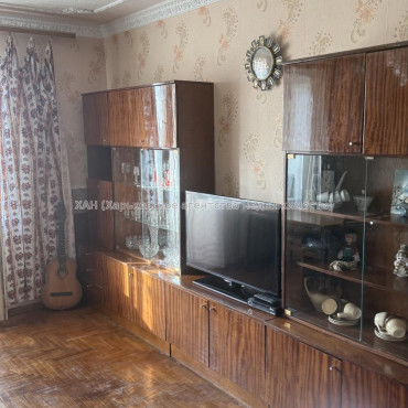 Продам квартиру, Власенко ул. , 9 , 3  ком., 70.50 м², советский ремонт 