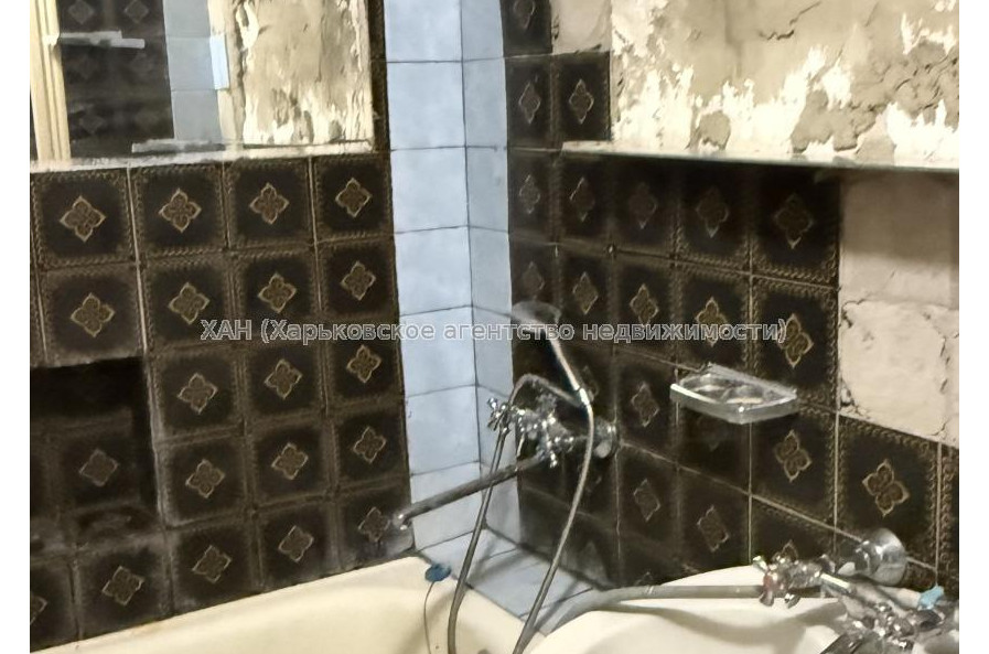 Продам квартиру, Власенко ул. , 9 , 3  ком., 70.50 м², советский ремонт 