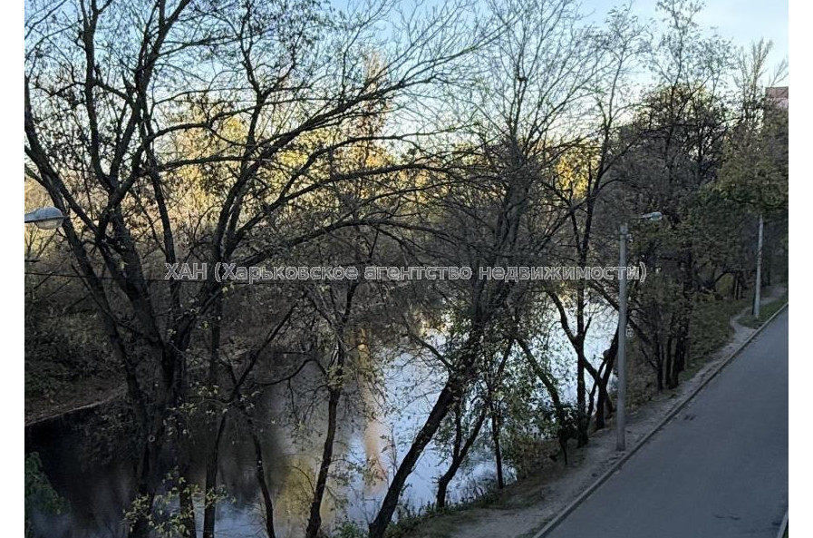 Продам квартиру, Власенко ул. , 9 , 3  ком., 70.50 м², советский ремонт 