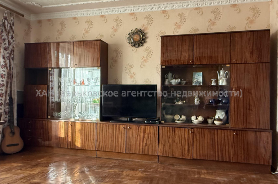 Продам квартиру, Власенко ул. , 9 , 3  ком., 70.50 м², советский ремонт 
