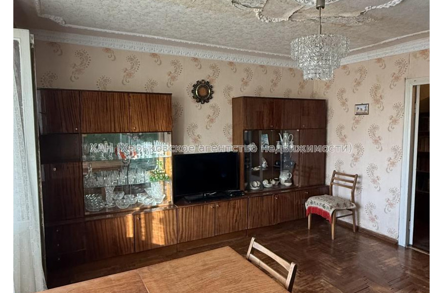 Продам квартиру, Власенко ул. , 9 , 3  ком., 70.50 м², советский ремонт 