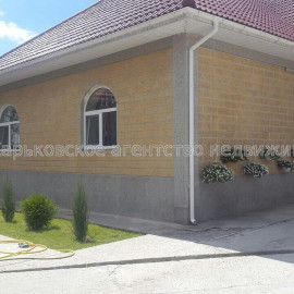 Продам дом, Пшеничко ул. , 196 м², 20 сот., частичный ремонт