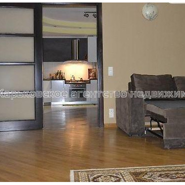 Продам будинок, Власенко ул. , 585 м², 3 соток, капитальный ремонт 