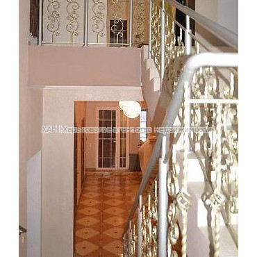 Продам будинок, Власенко ул. , 585 м², 3 соток, капитальный ремонт 