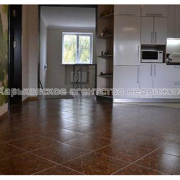 Продам будинок, Власенко ул. , 585 м², 3 соток, капитальный ремонт 