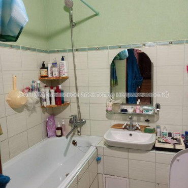 Продам квартиру, Соборности Украины ул. , 3  ком., 150 м², капитальный ремонт 