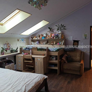 Продам квартиру, Соборности Украины ул. , 3  ком., 150 м², капитальный ремонт 