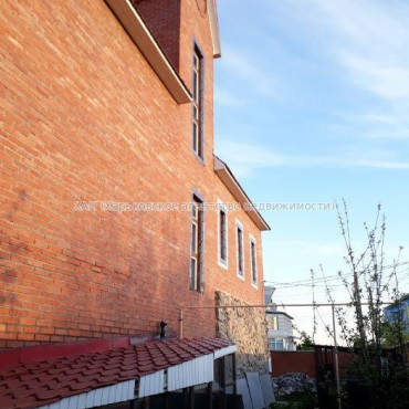 Продам будинок, Зарянская ул. , 380 м², 15 соток, без внутренних работ 