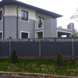 Продам будинок, Целиноградская ул. , 240 м², 5 соток, без отделочных работ