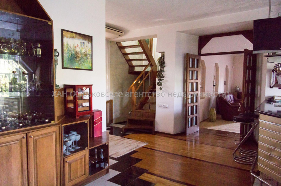 Продам будинок, Высоковольтная ул. , 300 м², 15 соток, евроремонт 