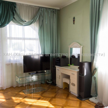 Продам будинок, Высоковольтная ул. , 300 м², 15 соток, евроремонт 