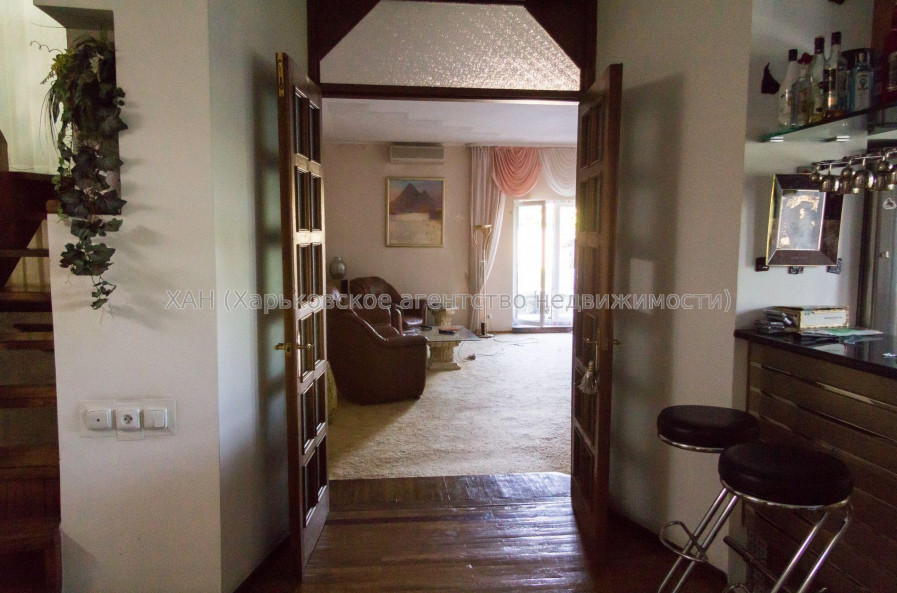 Продам будинок, Высоковольтная ул. , 300 м², 15 соток, евроремонт 