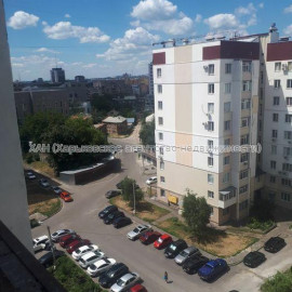 Продам квартиру, Московский просп. , 3  ком., 122 м², без отделочных работ