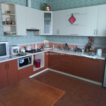 Продам дом, Тираспольская ул. , 210 м², 6 сот., капитальный ремонт 