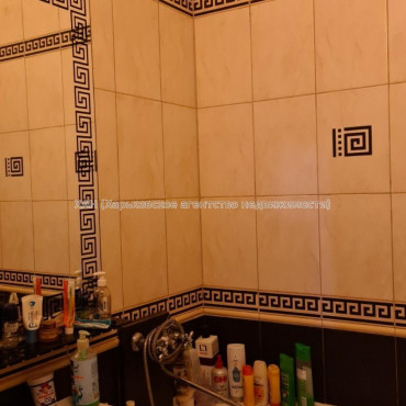 Продам квартиру, Роганская ул. , 2  ком., 50 м², капитальный ремонт 