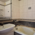 Продам квартиру, Роганская ул. , 2  ком., 50.80 м², капитальный ремонт 