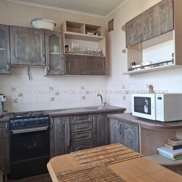 Продам квартиру, Роганская ул. , 2  ком., 50.80 м², капитальный ремонт 
