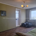 Продам квартиру, Роганская ул. , 2  ком., 50.80 м², капитальный ремонт 