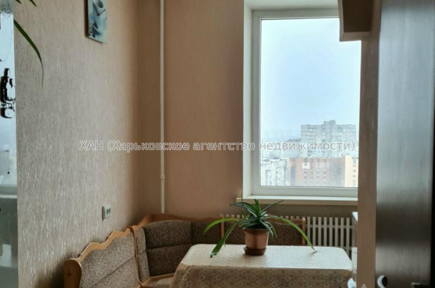 Продам квартиру, Роганская ул. , 2  ком., 50 м², капитальный ремонт 