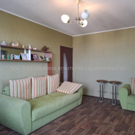 Продам квартиру, Роганская ул. , 2 кім., 50.80 м², капитальный ремонт