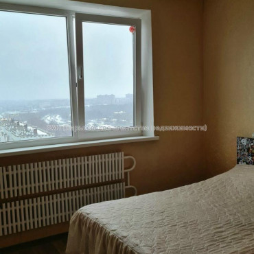 Продам квартиру, Роганская ул. , 2  ком., 50 м², капитальный ремонт 