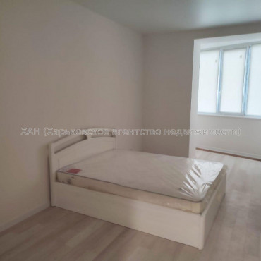 Продам квартиру, Искринский пер. , 3  ком., 96 м², частичный ремонт 