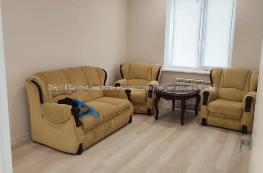 Продам квартиру, Искринский пер. , 3  ком., 96 м², частичный ремонт 