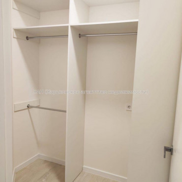 Продам квартиру, Искринский пер. , 3  ком., 96 м², частичный ремонт 