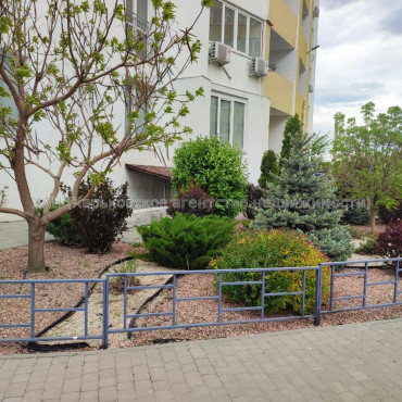Продам квартиру, Искринский пер. , 3  ком., 96 м², частичный ремонт 