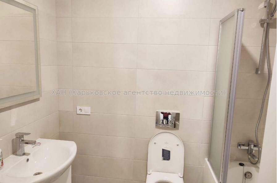 Продам квартиру, Искринский пер. , 3  ком., 96 м², частичный ремонт 