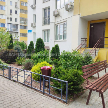 Продам квартиру, Искринский пер. , 3  ком., 96 м², частичный ремонт 