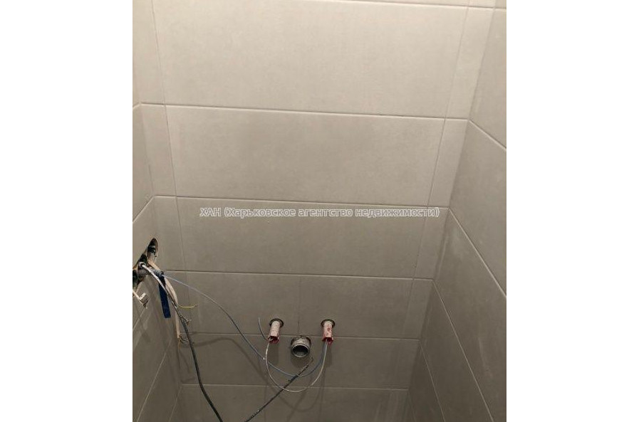Продам квартиру, Искринский пер. , 3  ком., 96 м², частичный ремонт 