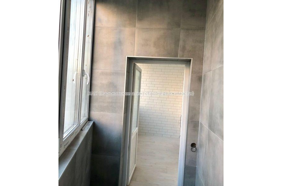 Продам квартиру, Искринский пер. , 3  ком., 96 м², частичный ремонт 