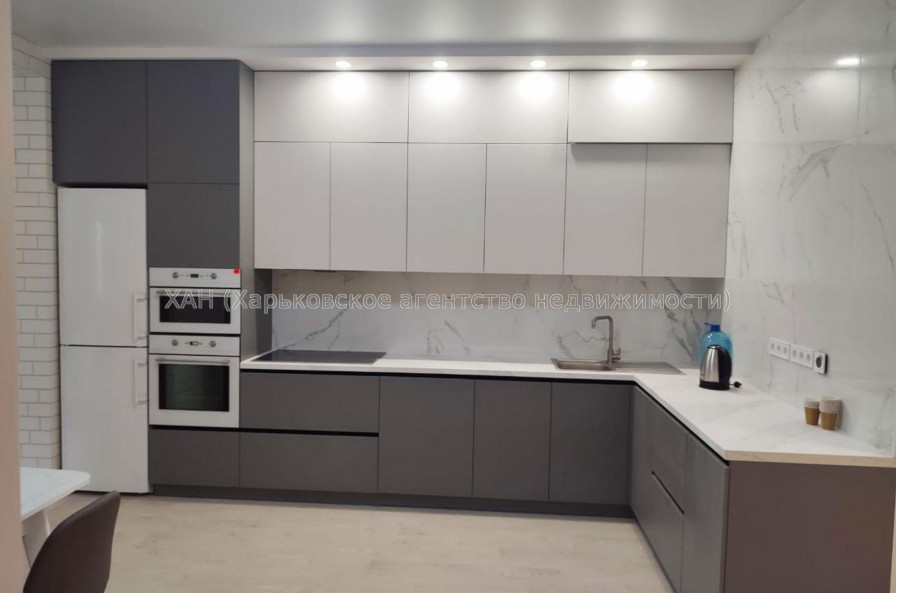 Продам квартиру, Искринский пер. , 3  ком., 96 м², частичный ремонт 