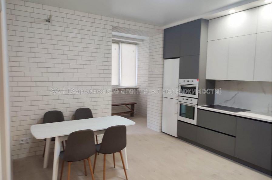 Продам квартиру, Искринский пер. , 3  ком., 96 м², частичный ремонт 