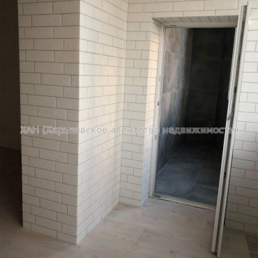 Продам квартиру, Искринский пер. , 3  ком., 96 м², частичный ремонт 
