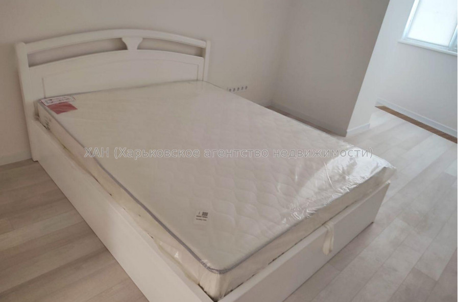 Продам квартиру, Искринский пер. , 3  ком., 96 м², частичный ремонт 