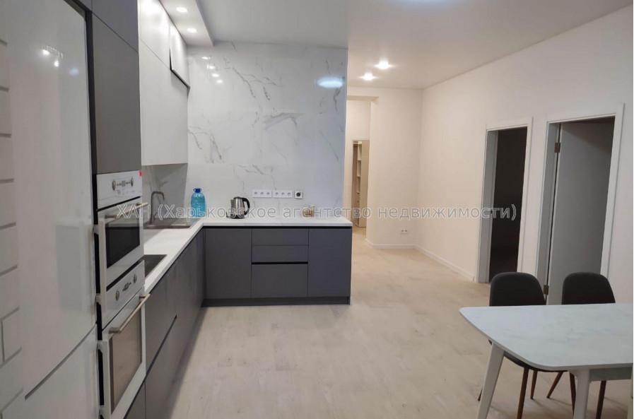 Продам квартиру, Искринский пер. , 3  ком., 96 м², частичный ремонт 