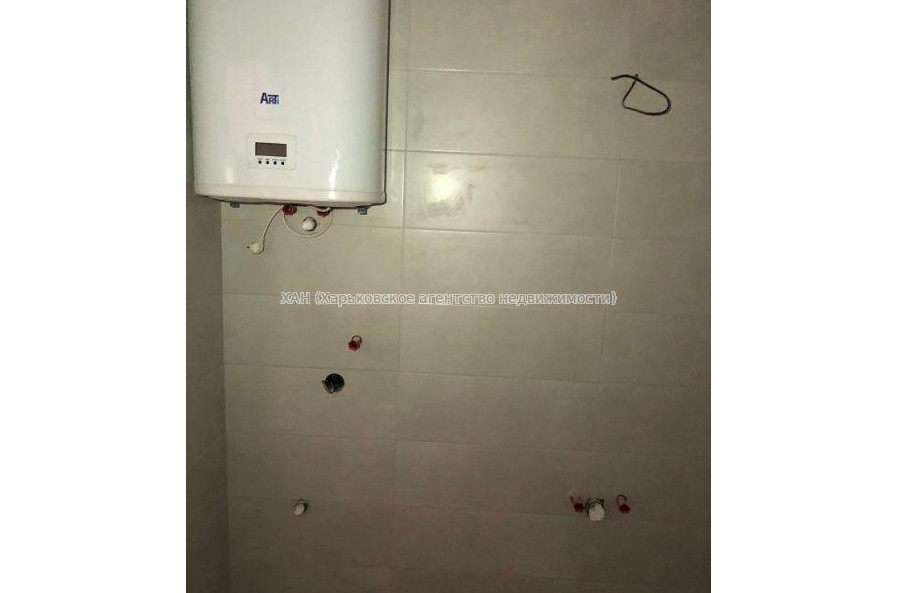 Продам квартиру, Искринский пер. , 3  ком., 96 м², частичный ремонт 