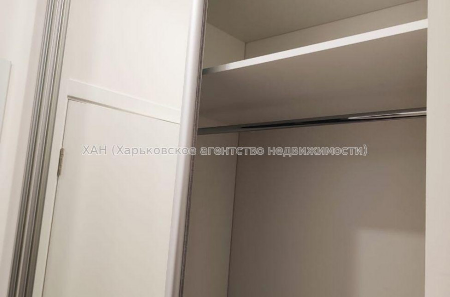 Продам квартиру, Искринский пер. , 3  ком., 96 м², частичный ремонт 