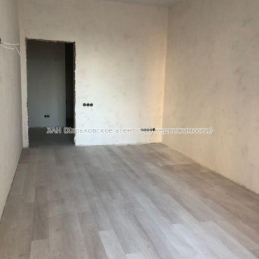 Продам квартиру, Искринский пер. , 3  ком., 96 м², частичный ремонт 