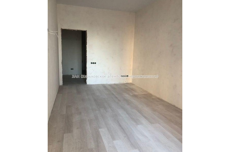 Продам квартиру, Искринский пер. , 3  ком., 96 м², частичный ремонт 