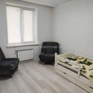 Продам квартиру, Искринский пер. , 3  ком., 96 м², частичный ремонт 