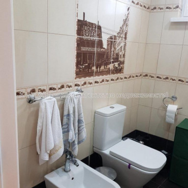Продам дом, 1 Мая ул. , 180 м², 7 сот., евроремонт 