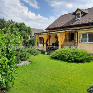 Продам дом, 1 Мая ул. , 180 м², 7 сот., евроремонт 