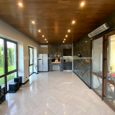 Продам будинок, Зеленая ул. , 190 м², 20 соток, авторский дизайн 
